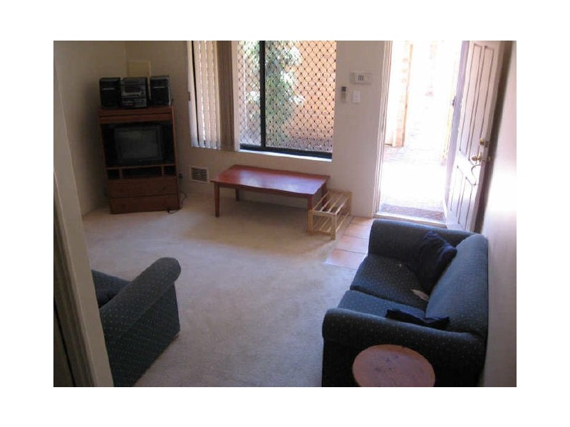 8/20 Gochean Ave, Bentley WA 6102