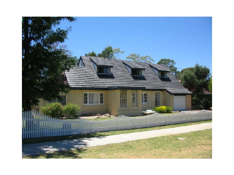 27 Highbury Crescent, Beckenham WA 6107