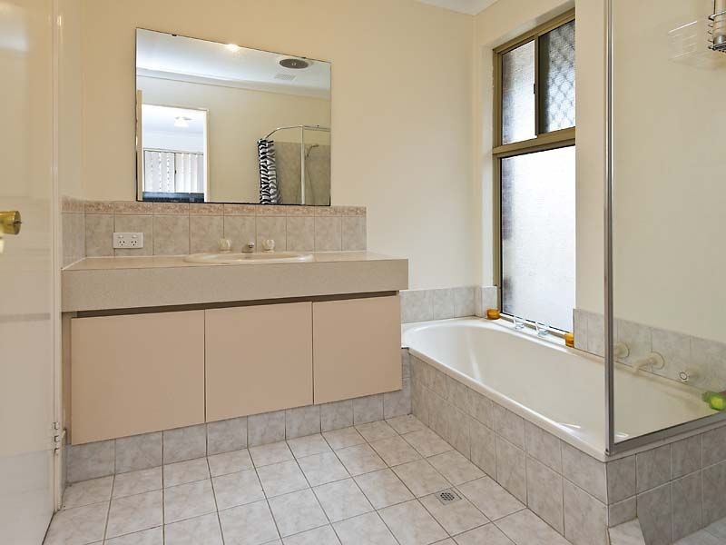 1/1 Chapman Road, St James WA 6102