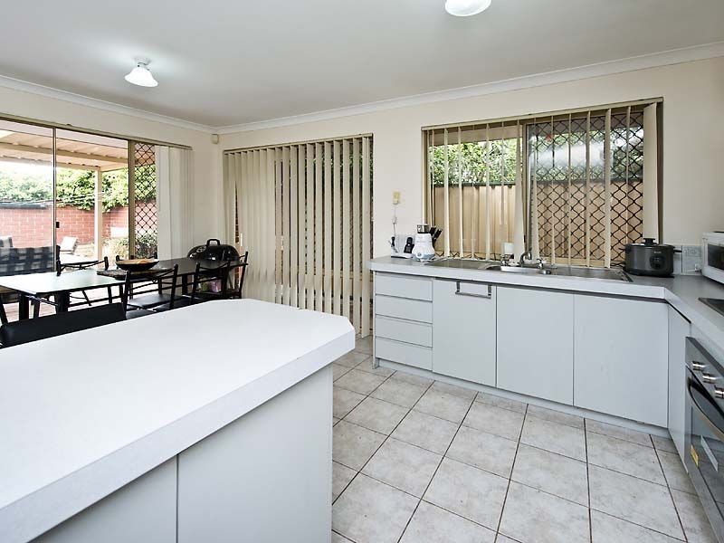 1/1 Chapman Road, St James WA 6102