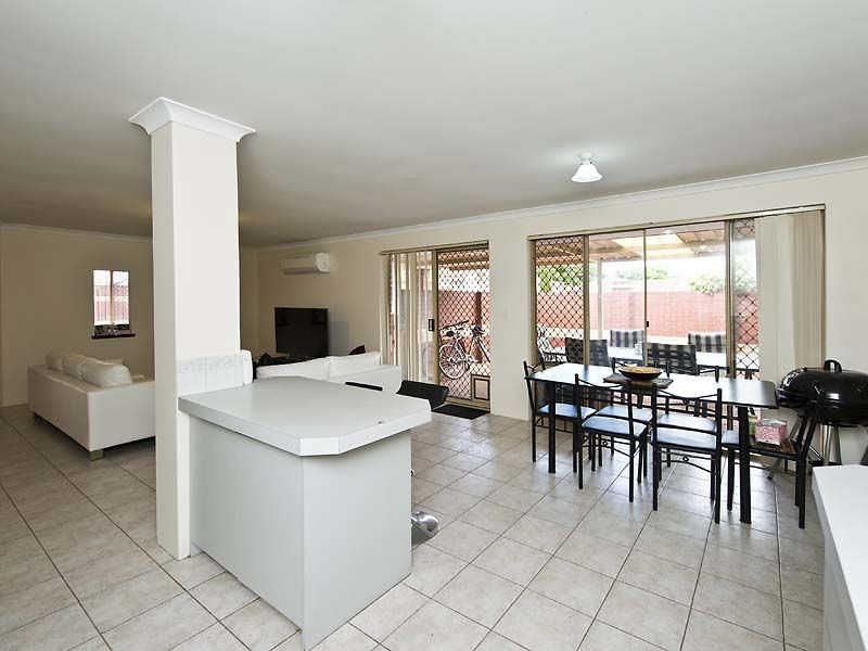 1/1 Chapman Road, St James WA 6102