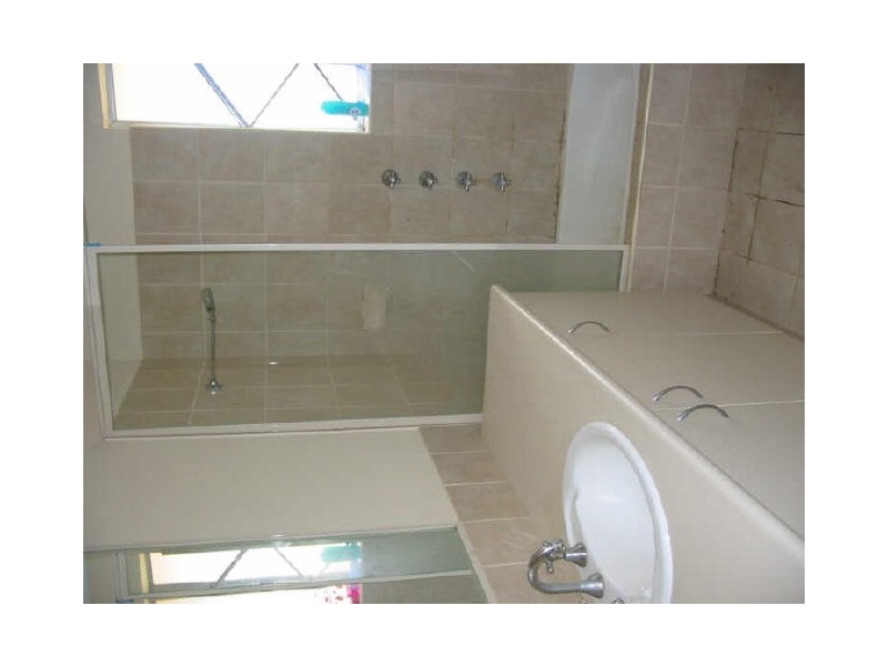 15 Lowan Loop, Karawara WA 6152