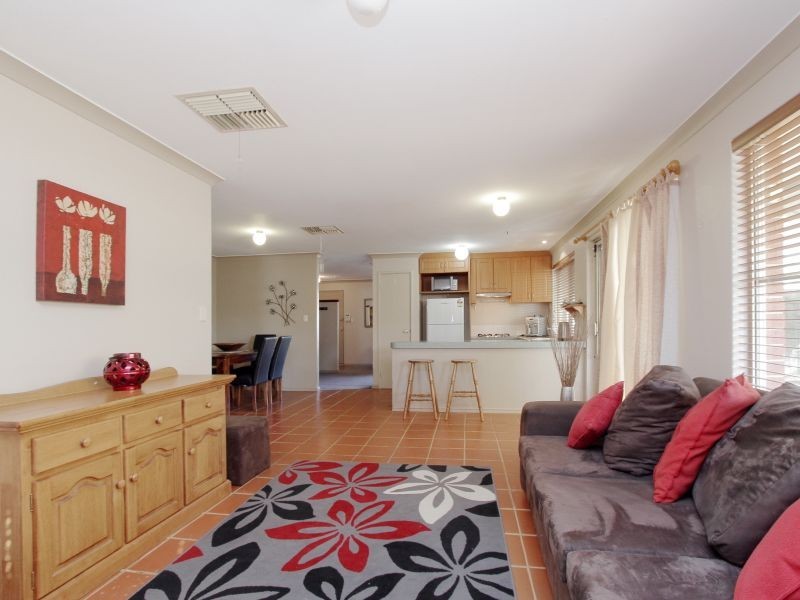 7 Lydiard Retreat, Canning Vale WA 6155