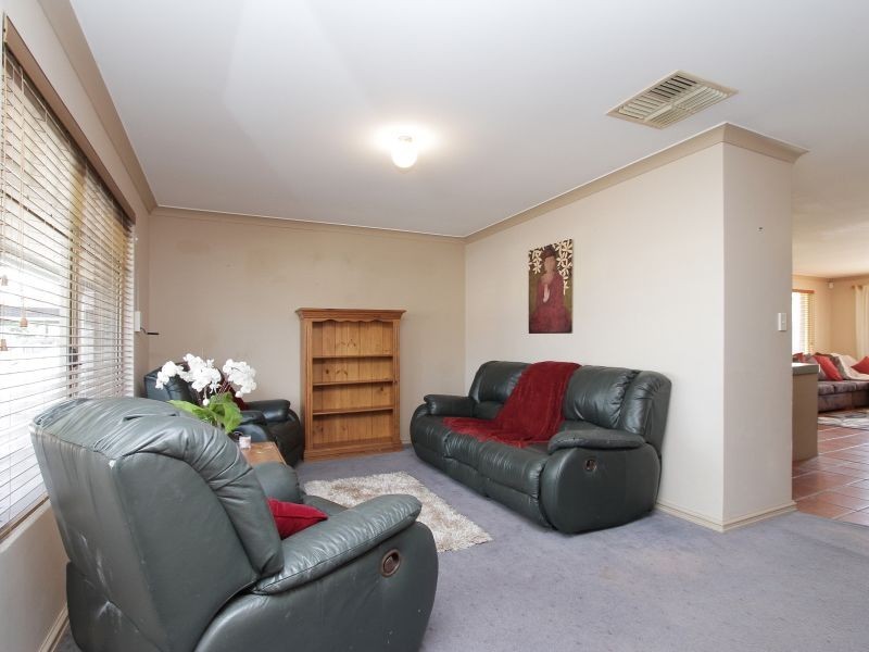 7 Lydiard Retreat, Canning Vale WA 6155