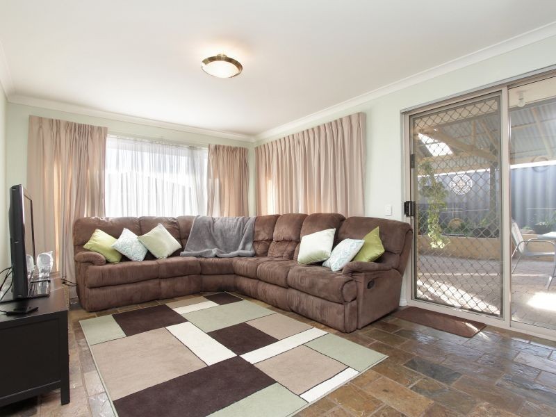 29 Bloodwood Drive, Marangaroo WA 6064