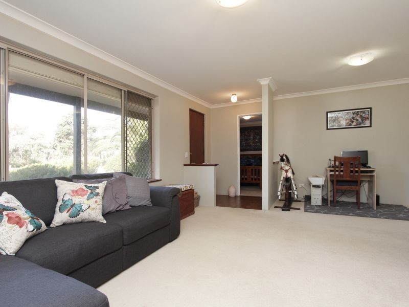 29 Bloodwood Drive, Marangaroo WA 6064