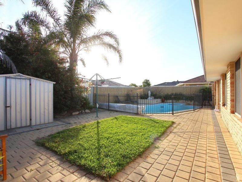 29 Bloodwood Drive, Marangaroo WA 6064