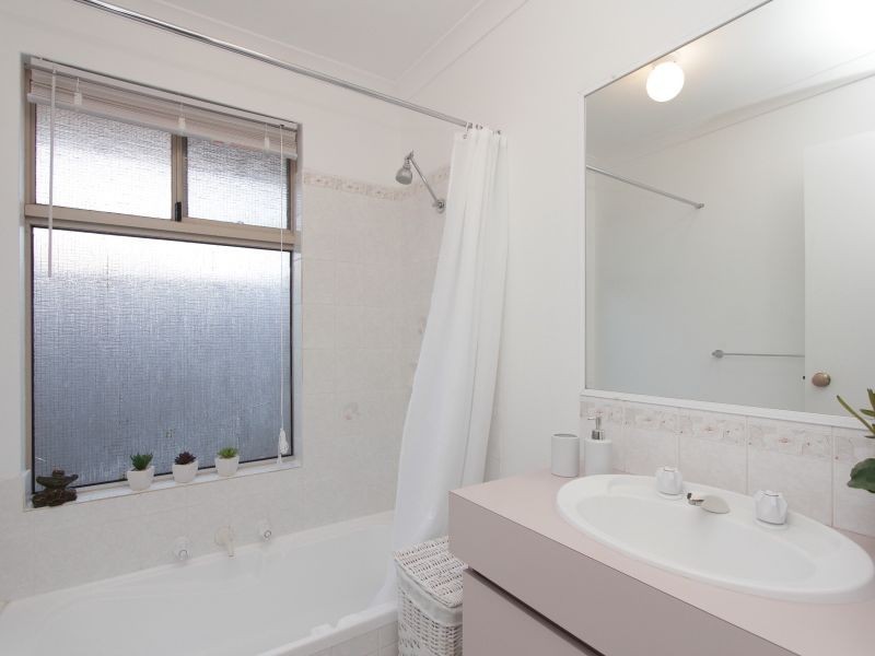 29 Bloodwood Drive, Marangaroo WA 6064