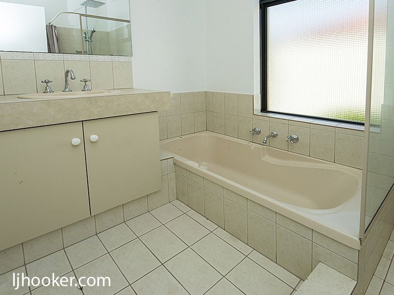 6/11 Gochean Avenue, Bentley WA 6102