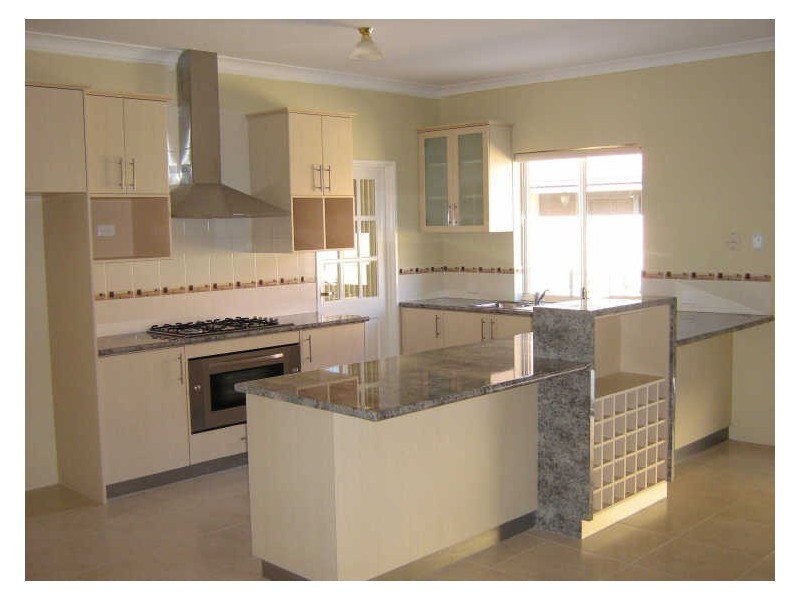 9 McKim St, Canning Vale WA 6155