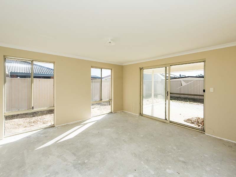 130 Seville Drive, Seville Grove WA 6112