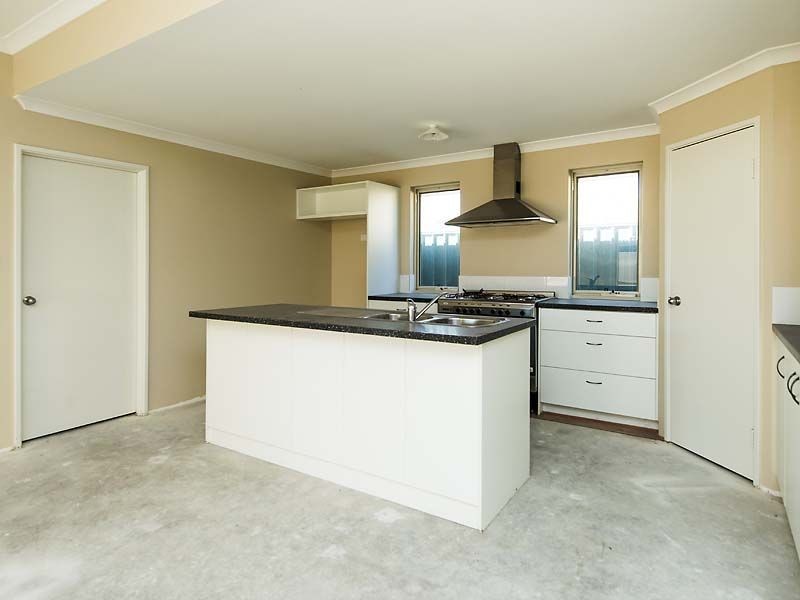 130 Seville Drive, Seville Grove WA 6112