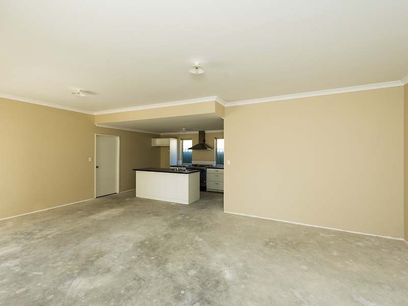 130 Seville Drive, Seville Grove WA 6112