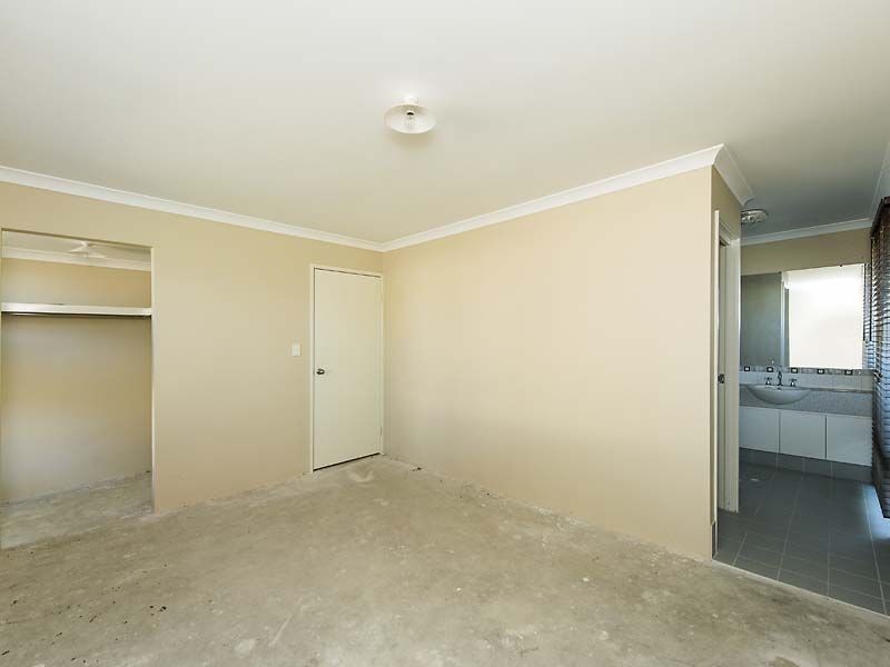 130 Seville Drive, Seville Grove WA 6112