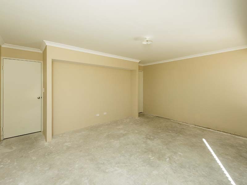 130 Seville Drive, Seville Grove WA 6112