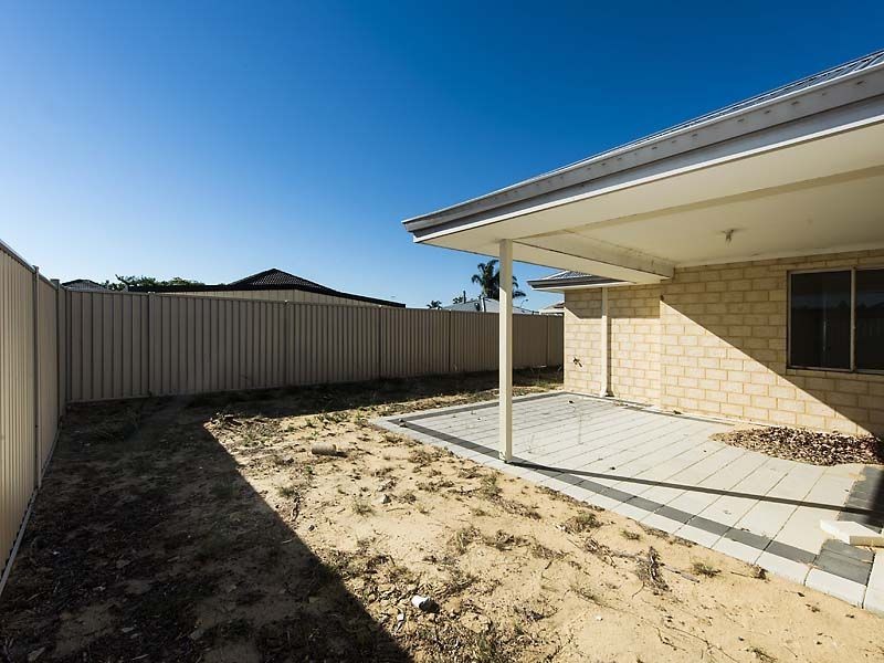 130 Seville Drive, Seville Grove WA 6112