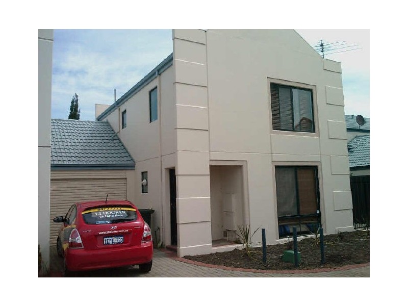 3/2 Ursuline Vista, Queens Park WA 6107