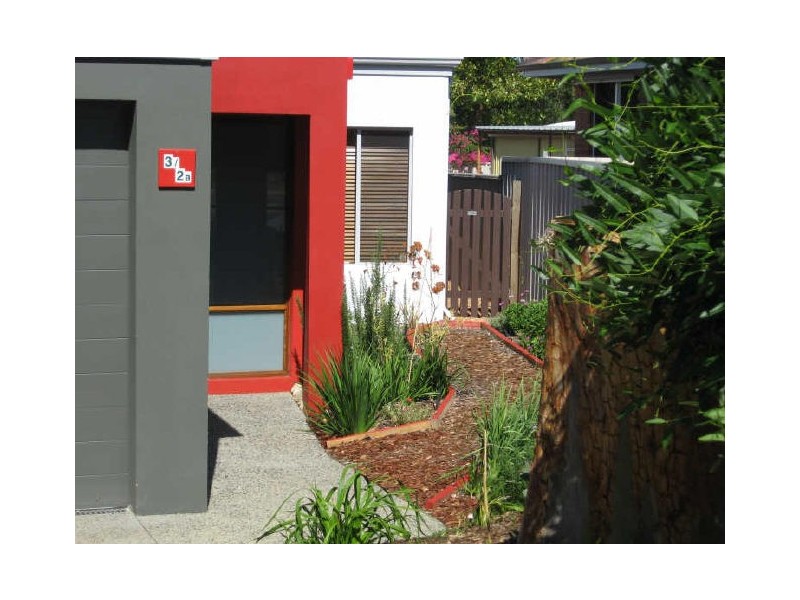 3/2A Reen St, St James WA 6102