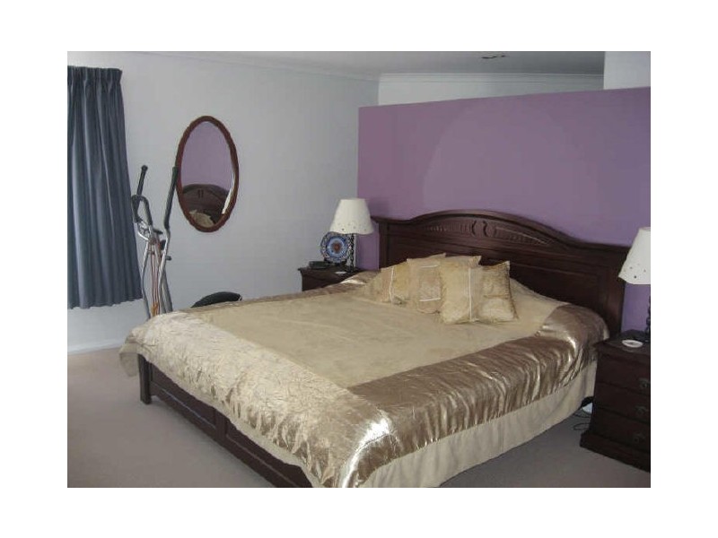 3/2A Reen St, St James WA 6102