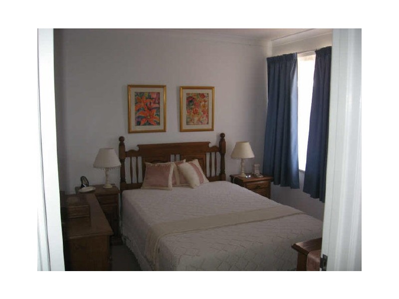 3/2A Reen St, St James WA 6102