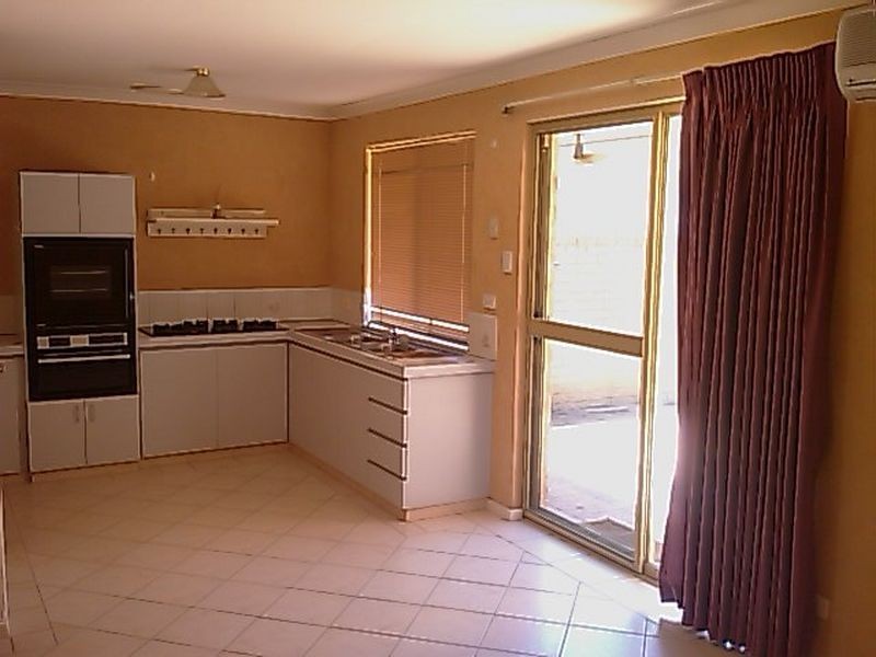 3/2 Alday Street, St James WA 6102