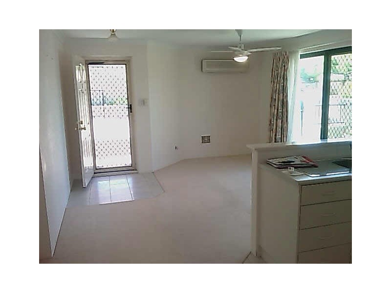 5/71 Upton St, St James WA 6102