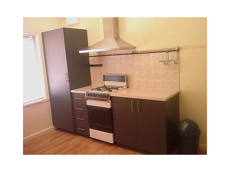 33 Leichardt St, St James WA 6102