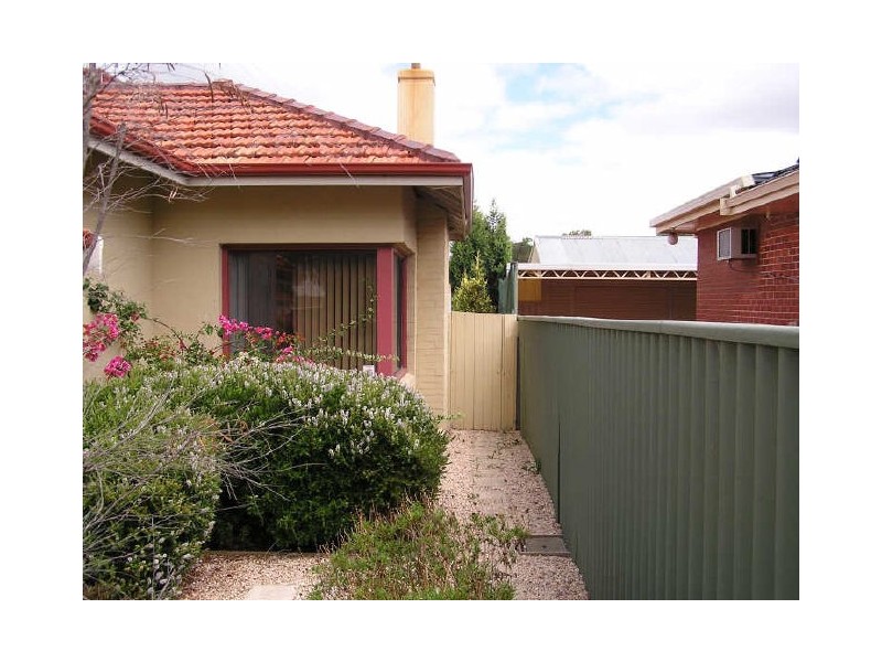 13 Salisbury Street, St James WA 6102