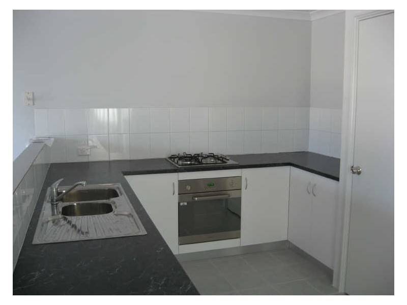 1/289 Wharf Street, Queens Park WA 6107