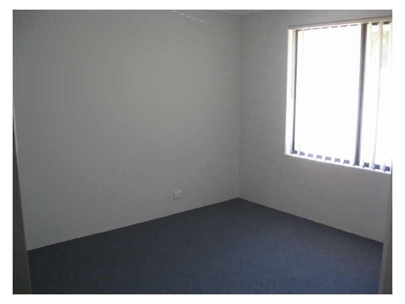 1/289 Wharf Street, Queens Park WA 6107