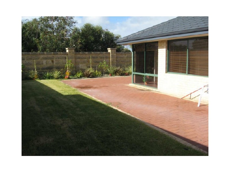 61 Courtland Cresent, Redcliffe WA 6104