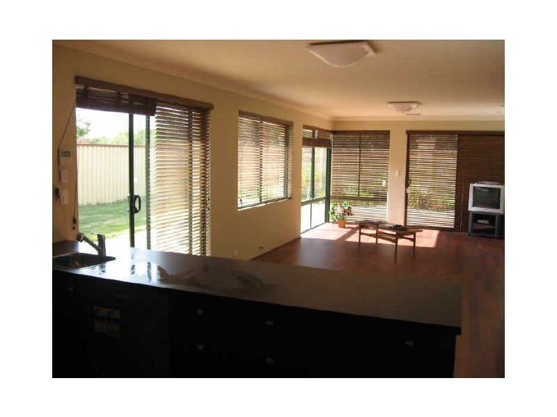 61 Courtland Cresent, Redcliffe WA 6104