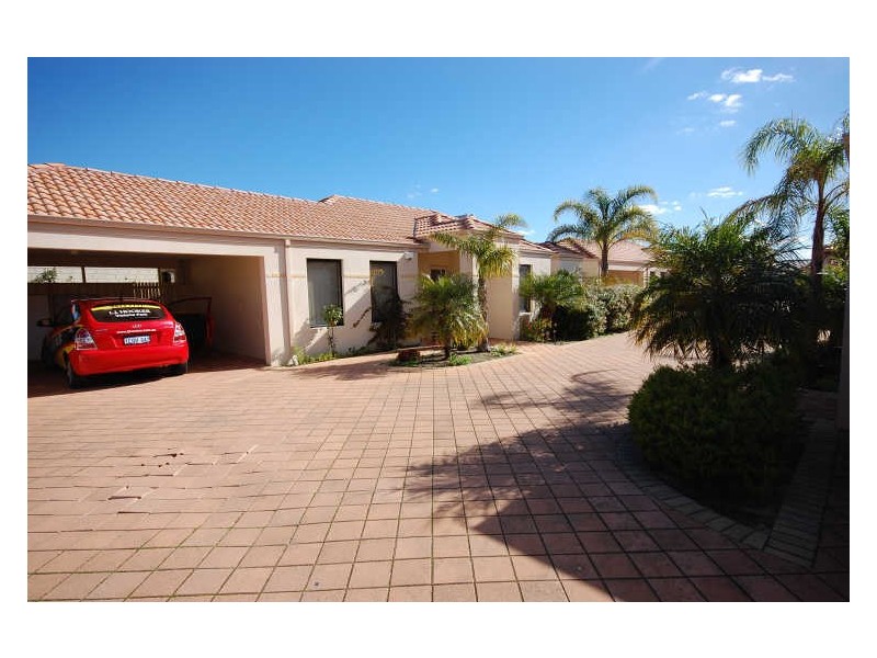 1/19 Holton Way, Cannington WA 6107