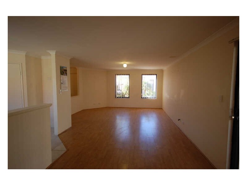 1/19 Holton Way, Cannington WA 6107