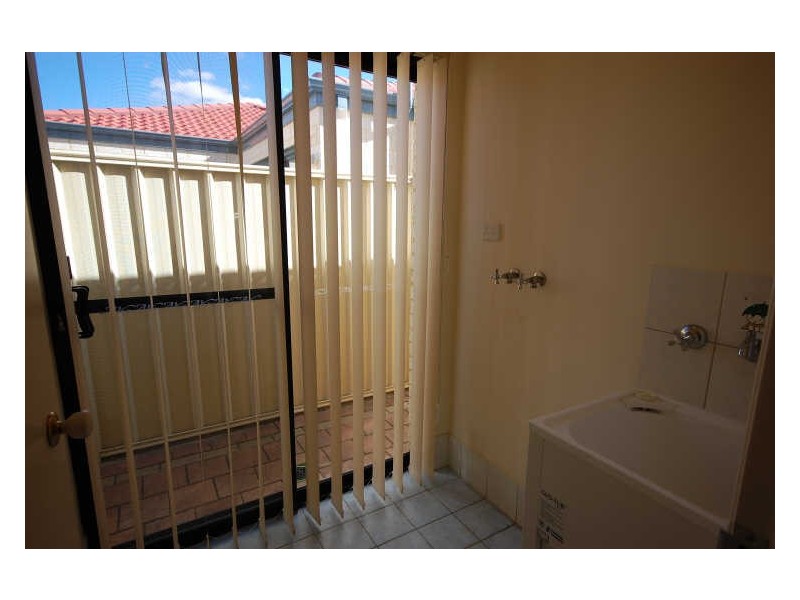 1/19 Holton Way, Cannington WA 6107