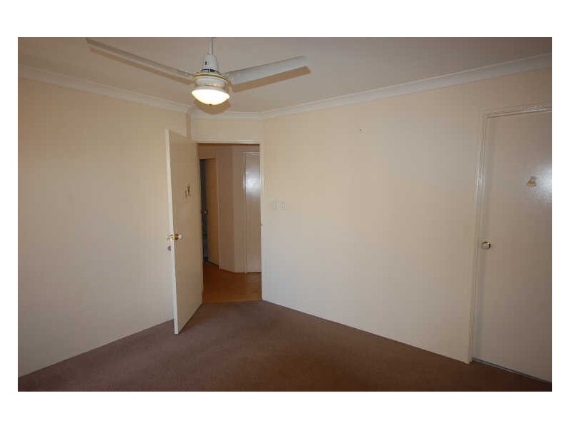 1/19 Holton Way, Cannington WA 6107