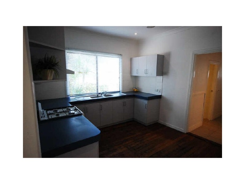 10 Reen Street, St James WA 6102