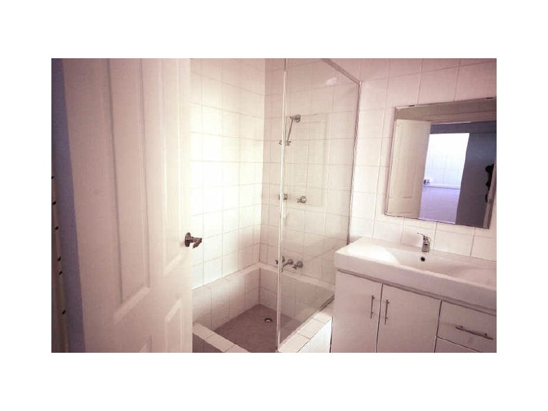 10 Reen Street, St James WA 6102