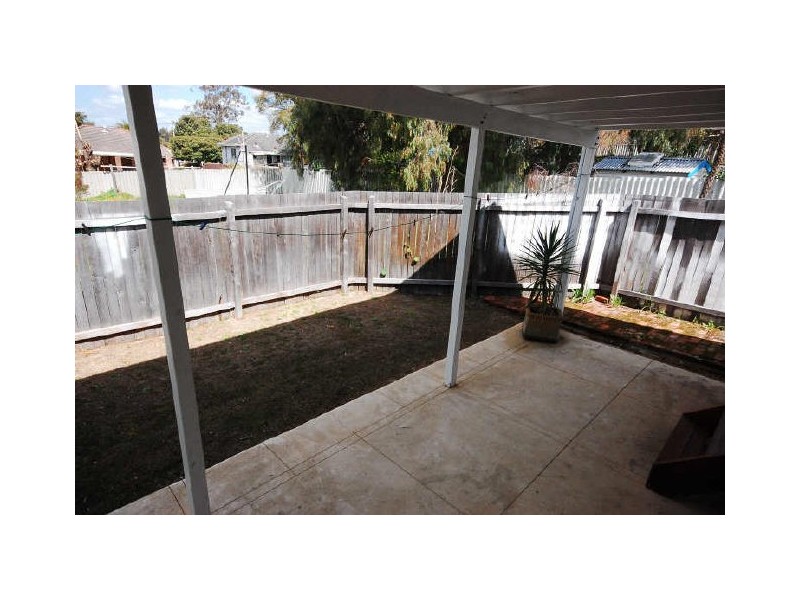 10 Reen Street, St James WA 6102