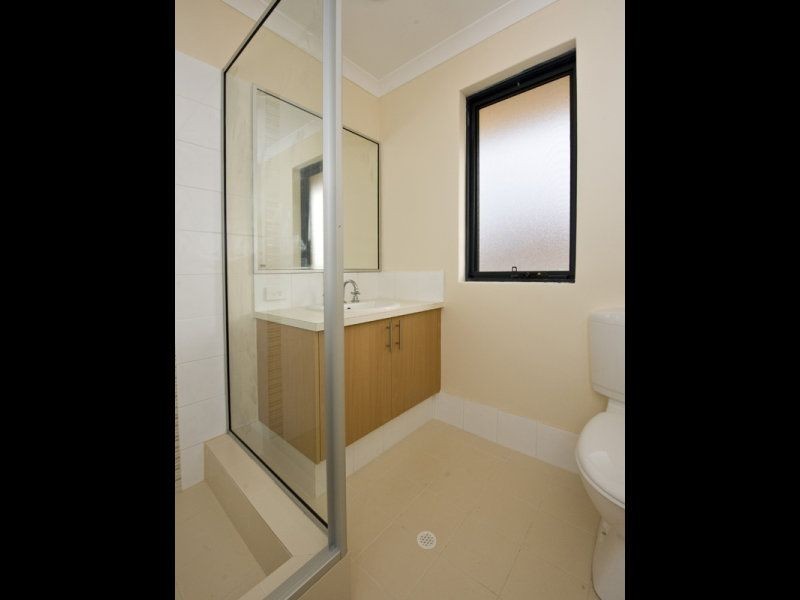 2/32 Alday Street, St James WA 6102