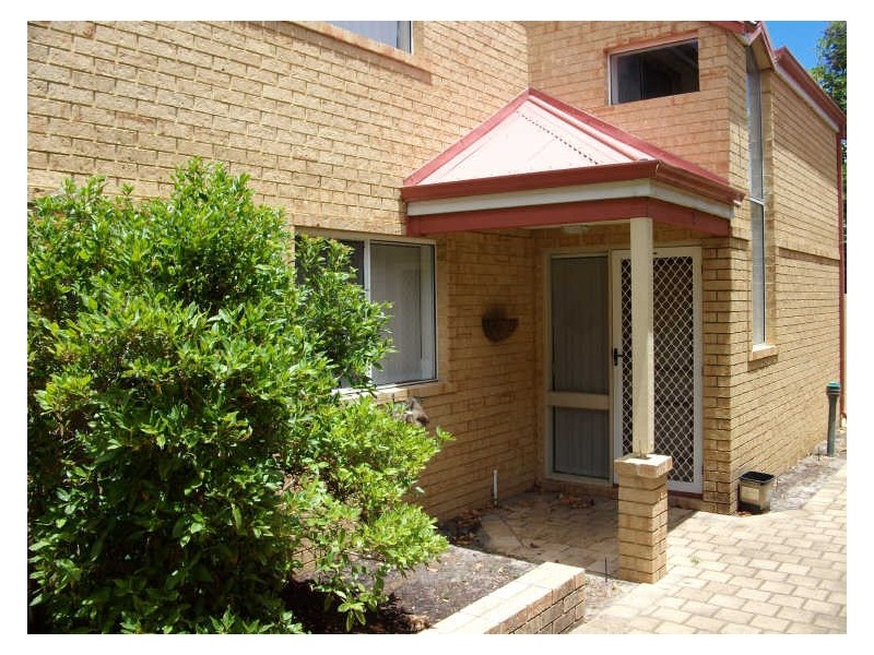 2/29 Pollard Street, Glendalough WA 6016