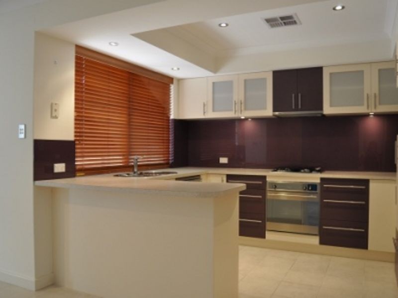 2/4 Lloyd Street, Cannington WA 6107