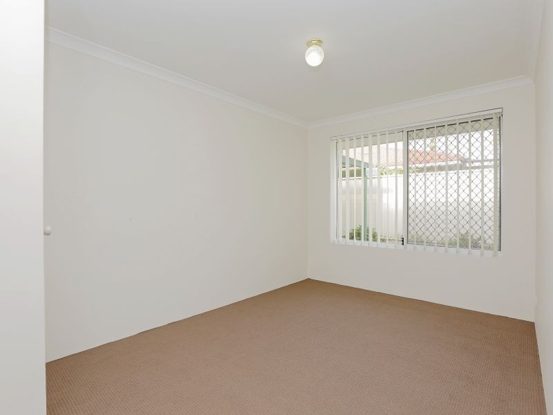 50 Cross Street, Queens Park WA 6107