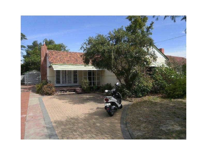 136 Walpole Street, Bentley WA 6102