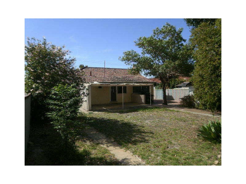 136 Walpole Street, Bentley WA 6102