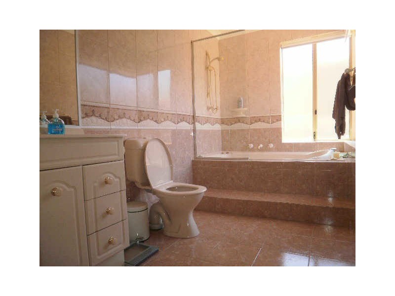 18 Heirisson Way, Victoria Park WA 6100