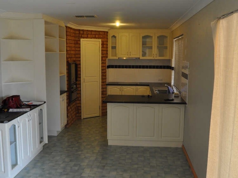 8/7 Tarun Court, Cannington WA 6107