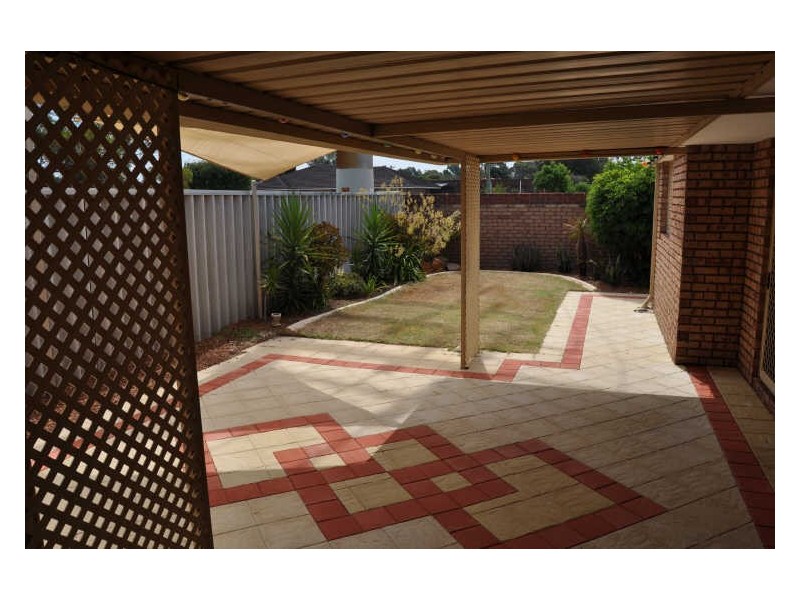 8/7 Tarun Court, Cannington WA 6107