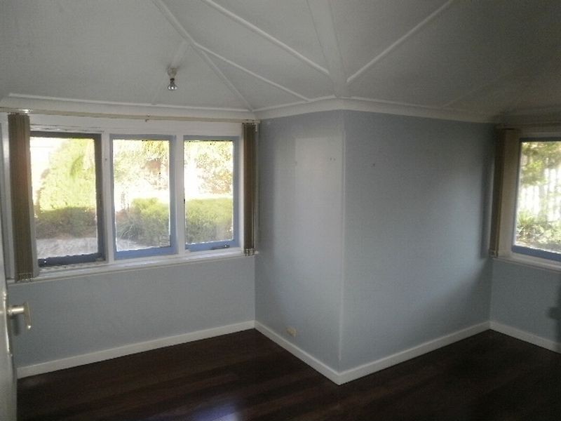 27 Marsh Avenue, Manning WA 6152