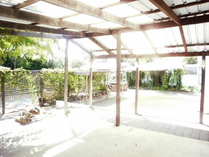 9 Selby Street, Thornlie WA 6108